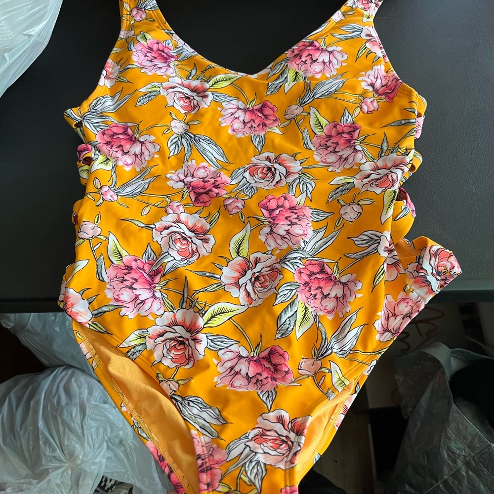 Xhilaration one piece yellow size large swimsuit